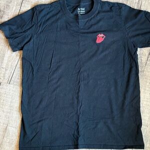 2x Black T-Shirts with Red Rolling Stones logo / Donut patch